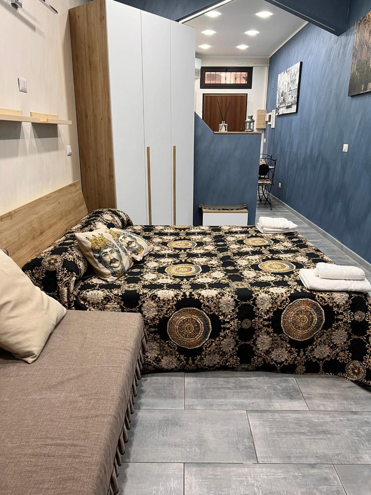Mary House * Catania
